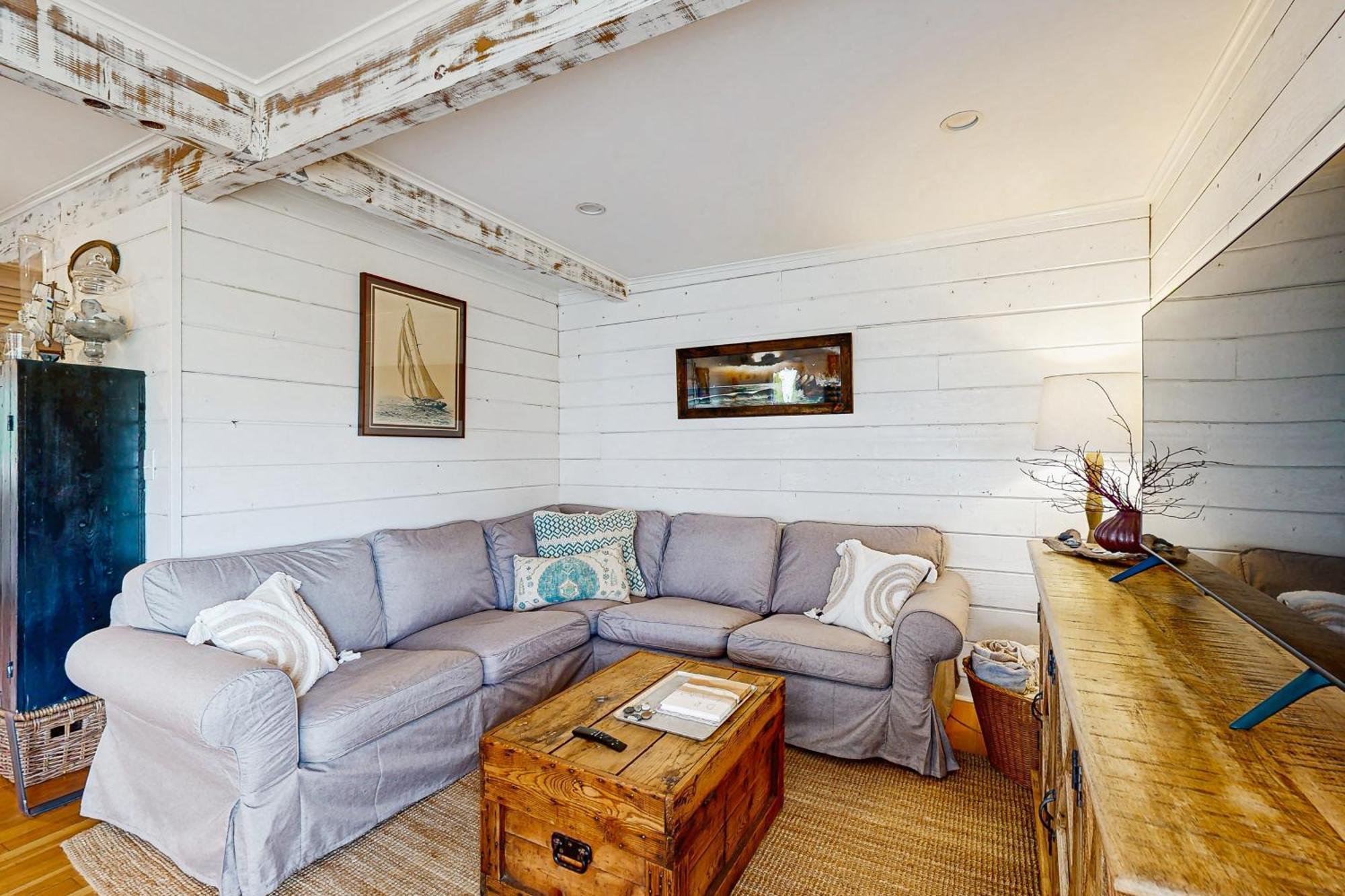 Calm Waters Villa Rockaway Beach Exterior photo