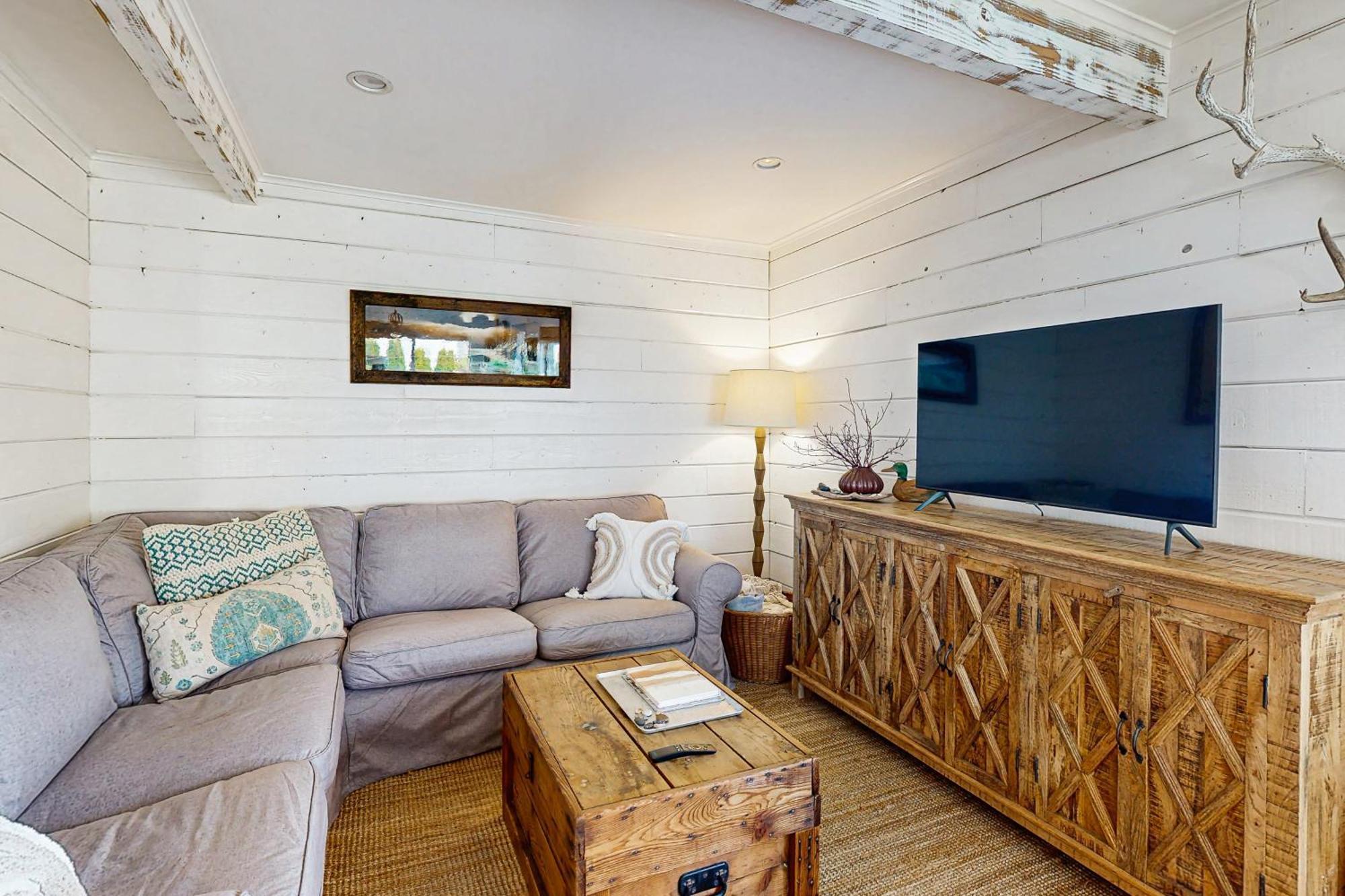 Calm Waters Villa Rockaway Beach Exterior photo