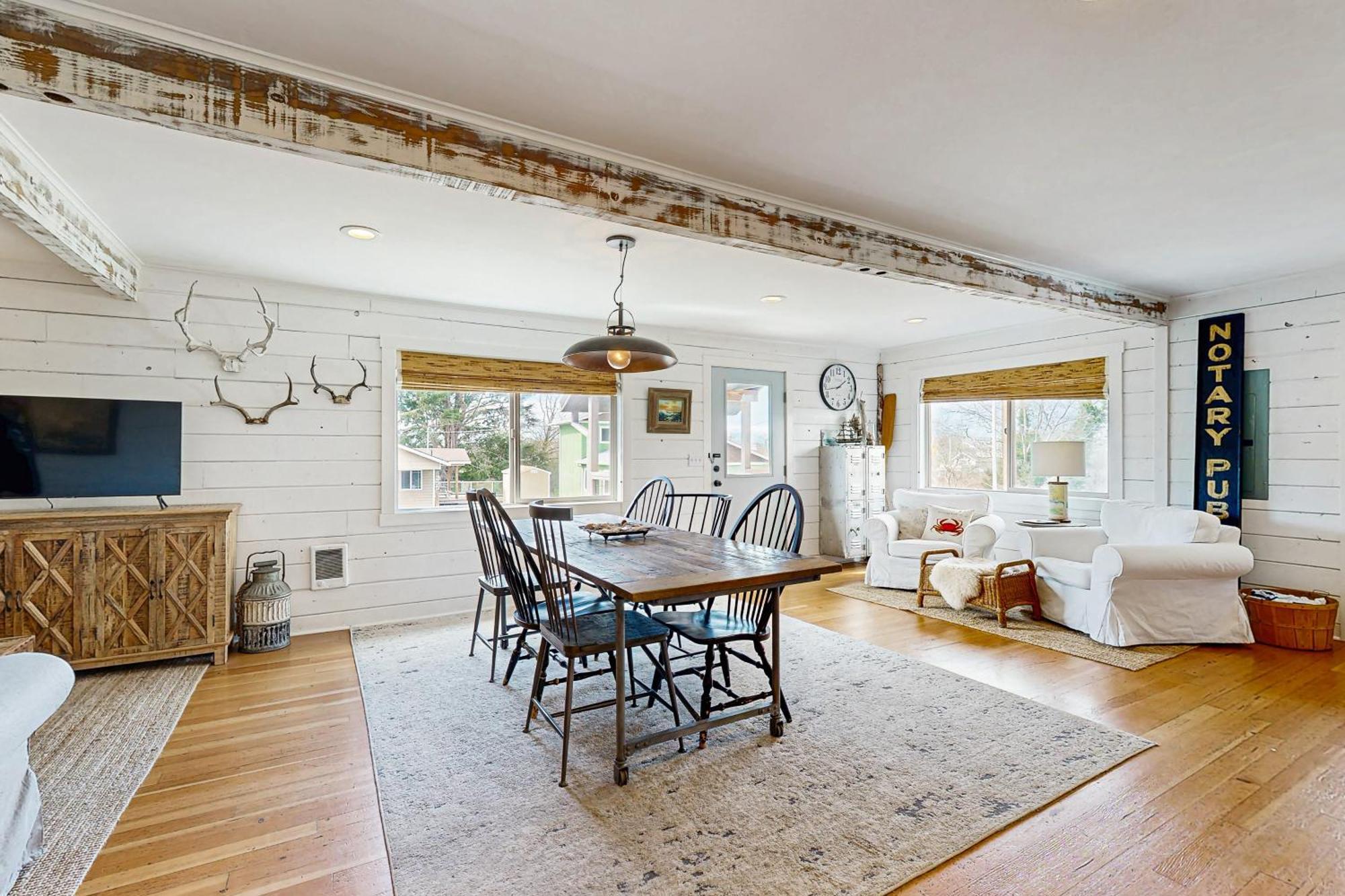 Calm Waters Villa Rockaway Beach Exterior photo